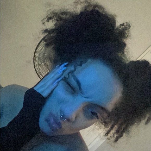 Meet your Posher, Michelle - Picture 4 of 4